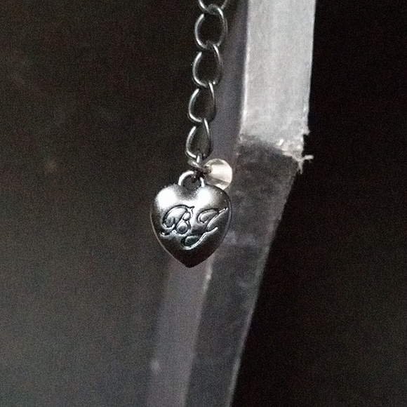 RARE Vintage! BETSEY JOHNSON Paris Is Always A Good Idea Drop Charm Necklace. - Picture 17 of 17